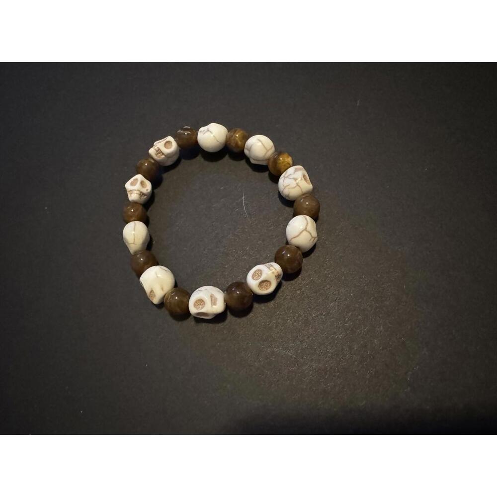 Skull Bead Stretch Bracelet j358